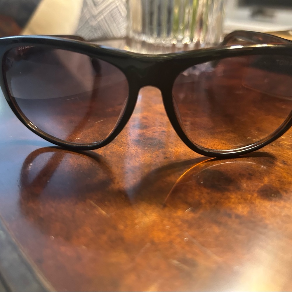 Like New Tom Ford Olivier Brown and Black Unisex Sunglasses